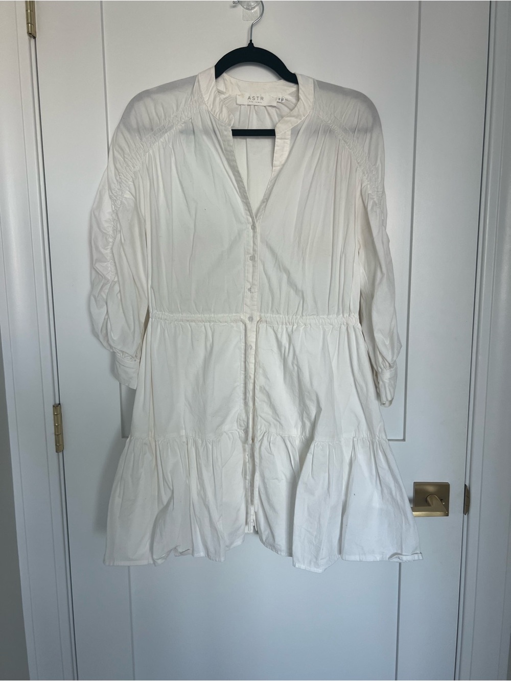 ASTR White Button-Front Tiered Mini Dress